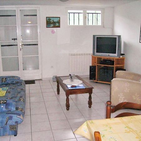 Appartement Charmant A Breuillet Avec Jardin Spacieux Ngoại thất bức ảnh
