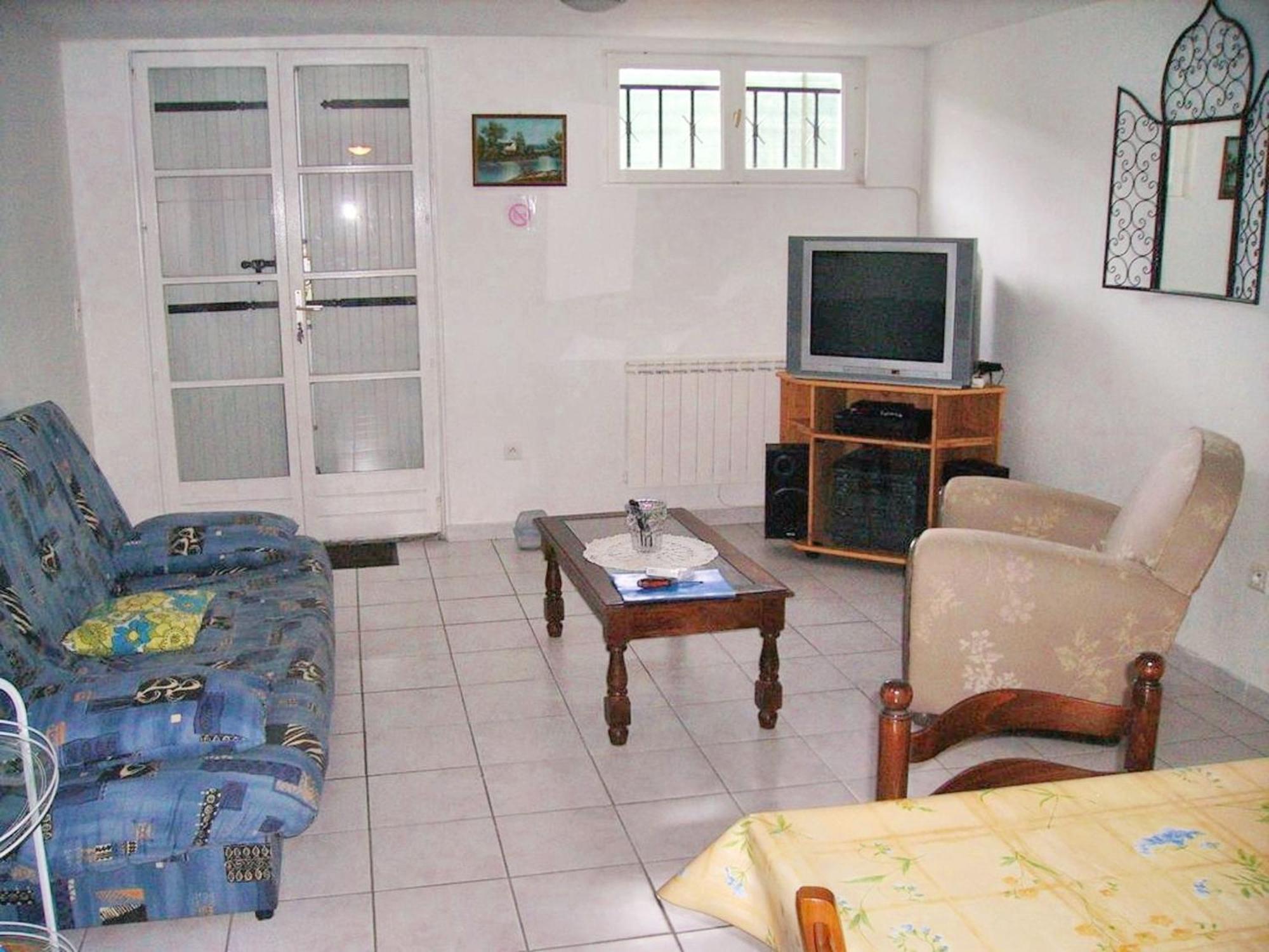 Appartement Charmant A Breuillet Avec Jardin Spacieux Ngoại thất bức ảnh