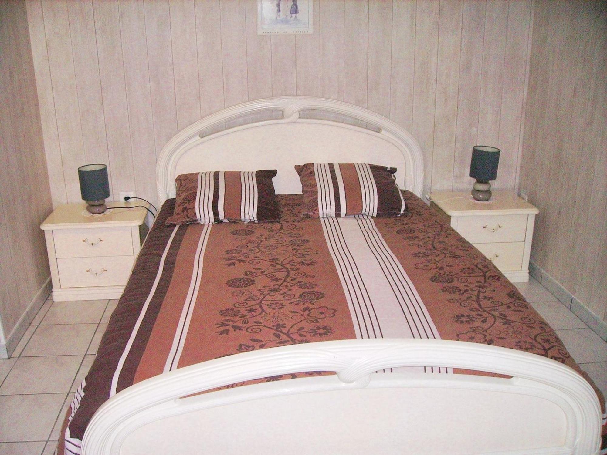 Appartement Charmant A Breuillet Avec Jardin Spacieux Ngoại thất bức ảnh